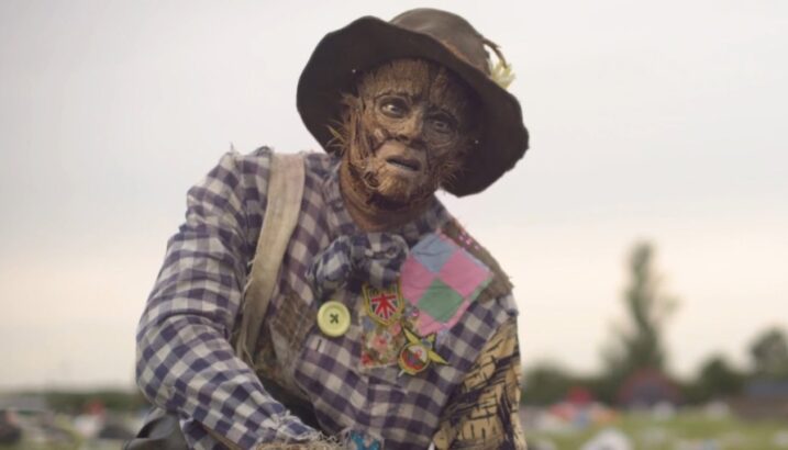 ROBOT & SCARECROW