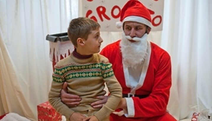 LITTLE CRACKER- CAPTURING SANTA
